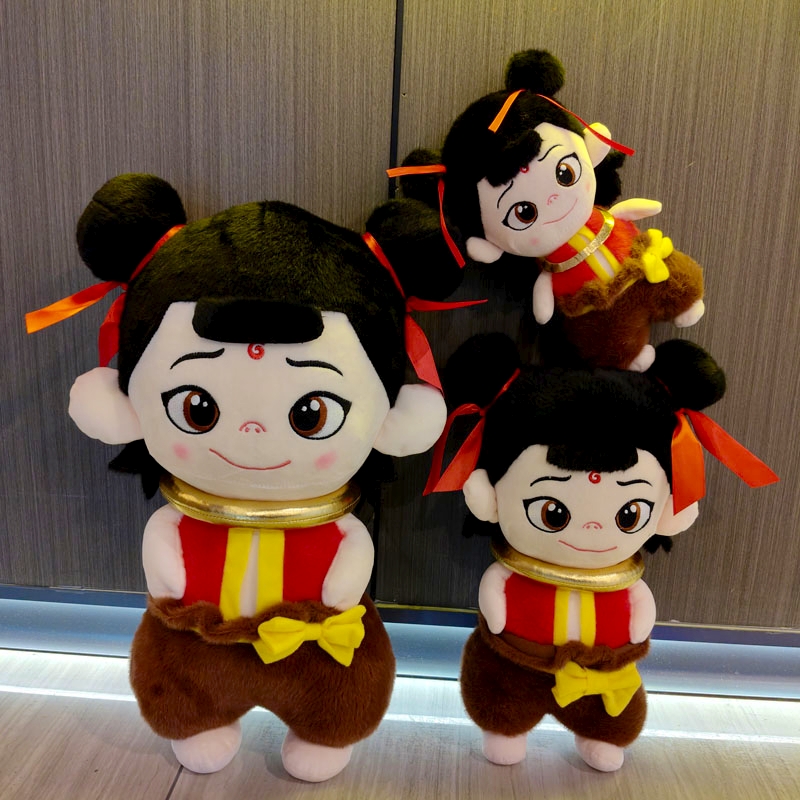 哪吒魔童公仔，抱抱熊玩具